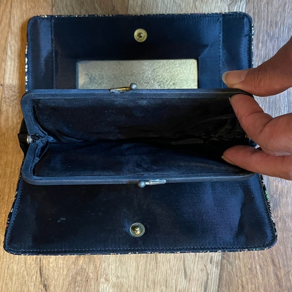 Vintage 1960’s Silk Brocade Embroidered Gold Metallic Clutch/Wallet - Picture 3 of 6